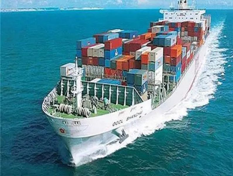 DB官网在线登录入口光彩时候：申花初代队徽打算师吕弘负担主场邦歌领唱人，睹证史籍传承