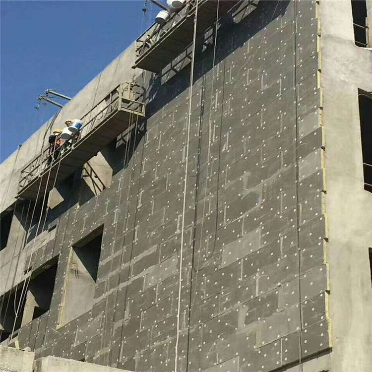 岩棉复合板作为岩棉夹芯板的填充料为墙板与屋顶板提供了良好的防火